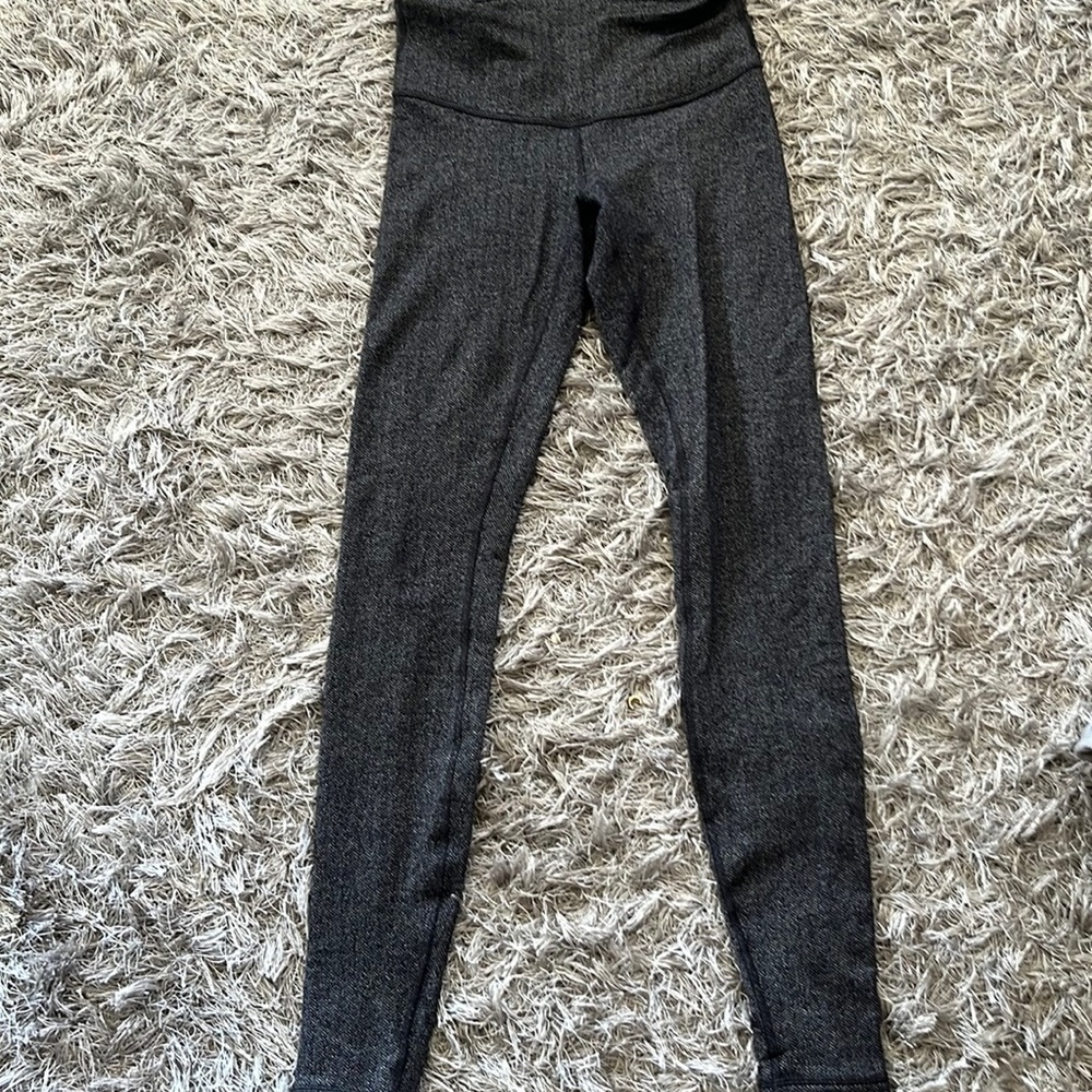 Lululemon Leggings, Grey with little pattern